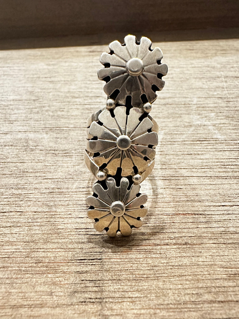 3 Flower Ring